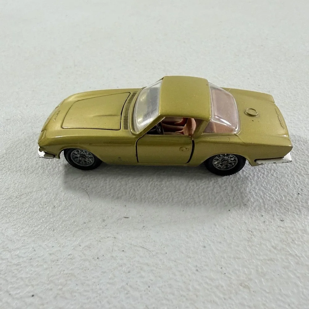 Mebetoys Chevrolet Corvette Rondine Pininfarina A-22‎ Gold 1/43 Scale Car Italy